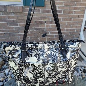 Sakroots Bag - Black and off white floral